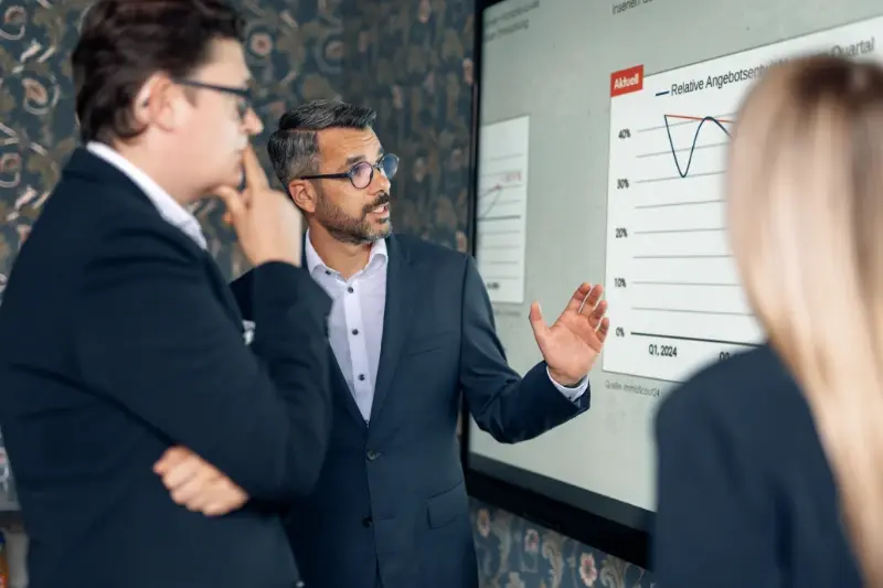 Bartz Immobilien Team analysiert Immobilienmarkt Weinstraße – Marktanalyse und Preisentwicklung