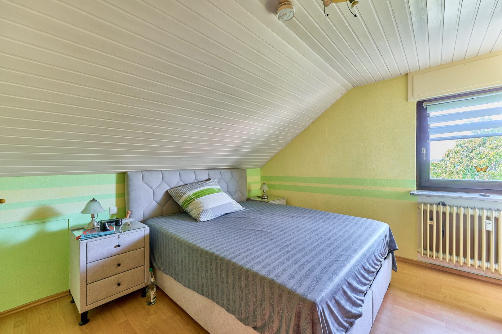 Schlafzimmer DG