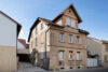 Großzügiges, vermietetes Zweifamilienhaus im Herzen von Mußbach - Außenansicht