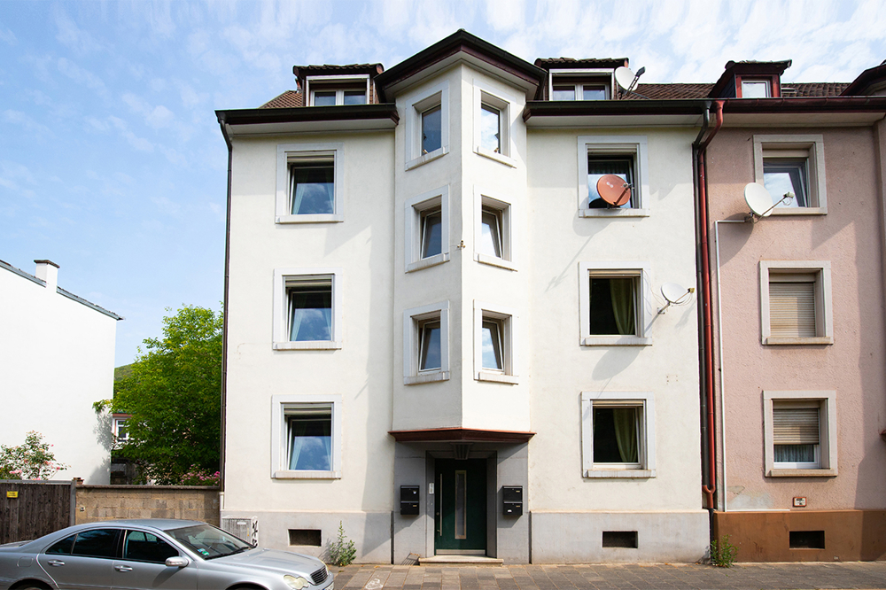Attraktive Kapitalanlage: Gepflegtes Mehrparteienhaus im Altbaustil in zentraler Stadtlage von Neustadt, 67433 Neustadt, Mehrfamilienhaus