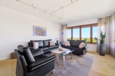 Einfamilienhaus mit 4 Ferienappartements und traumhaften Panoramablick - Wohnzimmer