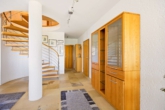 Einfamilienhaus mit 4 Ferienappartements und traumhaften Panoramablick - Flur
