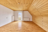 Solides Einfamilienhaus mit großem Garten und sonniger Terrasse in ruhiger Wohnlage - Schlafzimmer