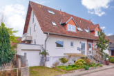 Großzügigige Doppelhaushälfte in ruhiger Anliegerstraße von Haßloch - Außenansicht
