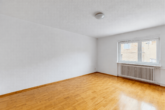 Toplage & Ausbaupotenzial: Zweifamilienhaus auf großem Grundstück - Schlafzimmer