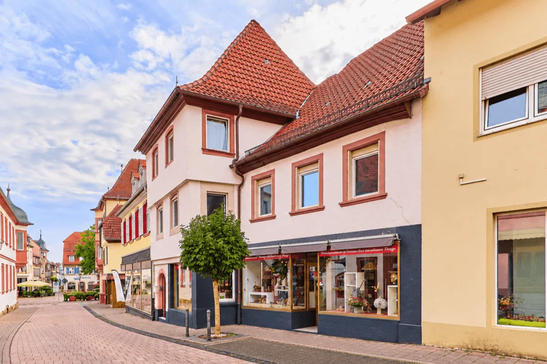 Wohn- und Geschäftshaus mit zahlreichen Zimmern, Dachterrasse und viel Lagerfläche in Innenstadtlage, 76887 Bad Bergzabern, Wohn- und Geschäftshaus