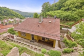 Großzügiges Einfamilienhaus am Waldrand mit Garage, Schuppen & Garten - Außenansicht