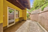 Großzügiges Einfamilienhaus am Waldrand mit Garage, Schuppen & Garten - Terrasse