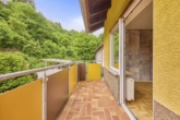 Großzügiges Einfamilienhaus am Waldrand mit Garage, Schuppen & Garten - Balkon
