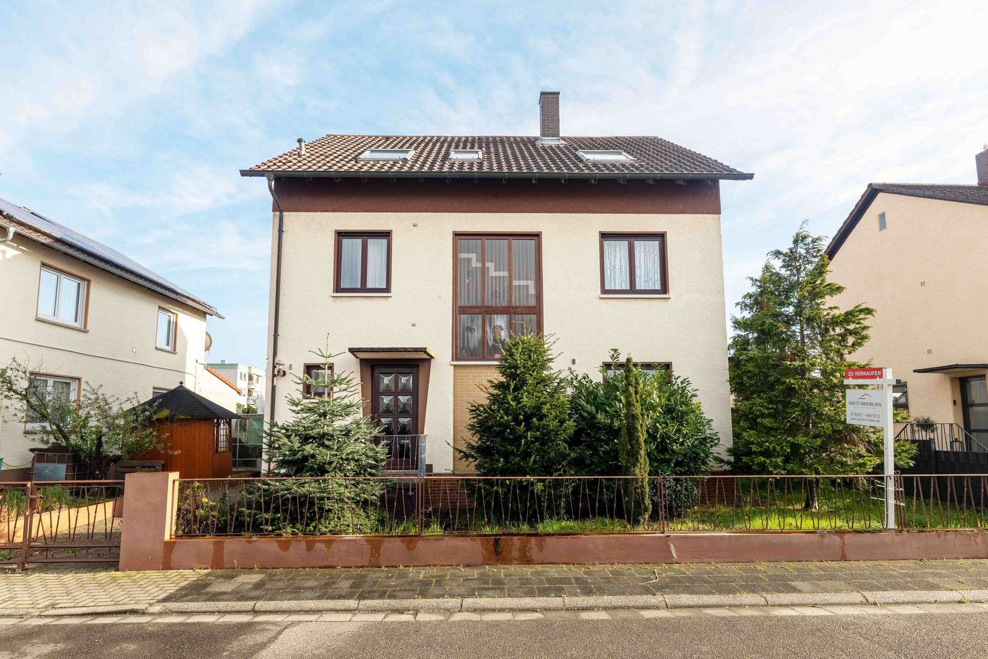 Freistehendes Einfamilienhaus mit viel Potenzial für die ganze Familie – Mehrgenerationenwohnen, 67454 Haßloch, Einfamilienhaus