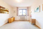 Freistehendes Einfamilienhaus mit viel Potenzial für die ganze Familie - Mehrgenerationenwohnen - Schlafzimmer