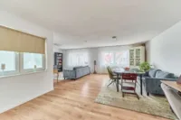 Zweifamilienhaus mit großzügig geschnittenen Wohneinheiten & flexiblem Wohnkonzept - Wohn- & Esszimmer OG