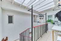 Zweifamilienhaus mit großzügig geschnittenen Wohneinheiten & flexiblem Wohnkonzept - Vorraum OG