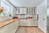 Zweifamilienhaus mit großzügig geschnittenen Wohneinheiten & flexiblem Wohnkonzept - Küche OG