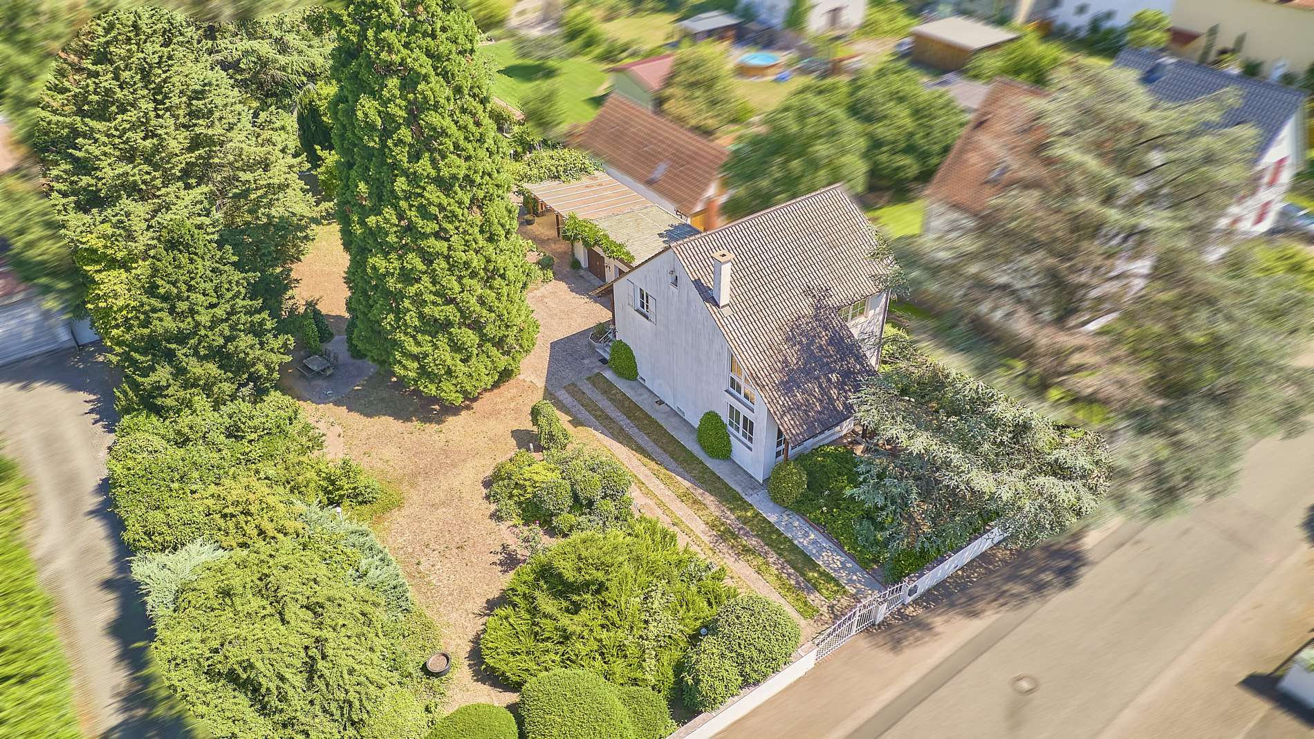 Wohnen im Grünen – Lichtdurchflutetes, hochwertiges Domizil mit parkähnlichem Garten, 67377 Gommersheim, Einfamilienhaus