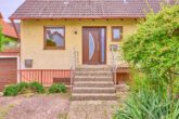 Familienidylle in ruhiger Lage – Großzügiges Reihenendhaus mit Einliegerwohnung - Außenansicht