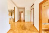 Familienidylle in ruhiger Lage – Großzügiges Reihenendhaus mit Einliegerwohnung - Diele_EG