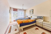 Geräumiges Reihenhaus mit Garage in guter Lage von Königsbach - Schlafzimmer
