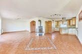 Familienfreundliches Einfamilienhaus in beliebter Lage – Kaminofen & große Terrasse mit Garten - Wohn- Essbereich