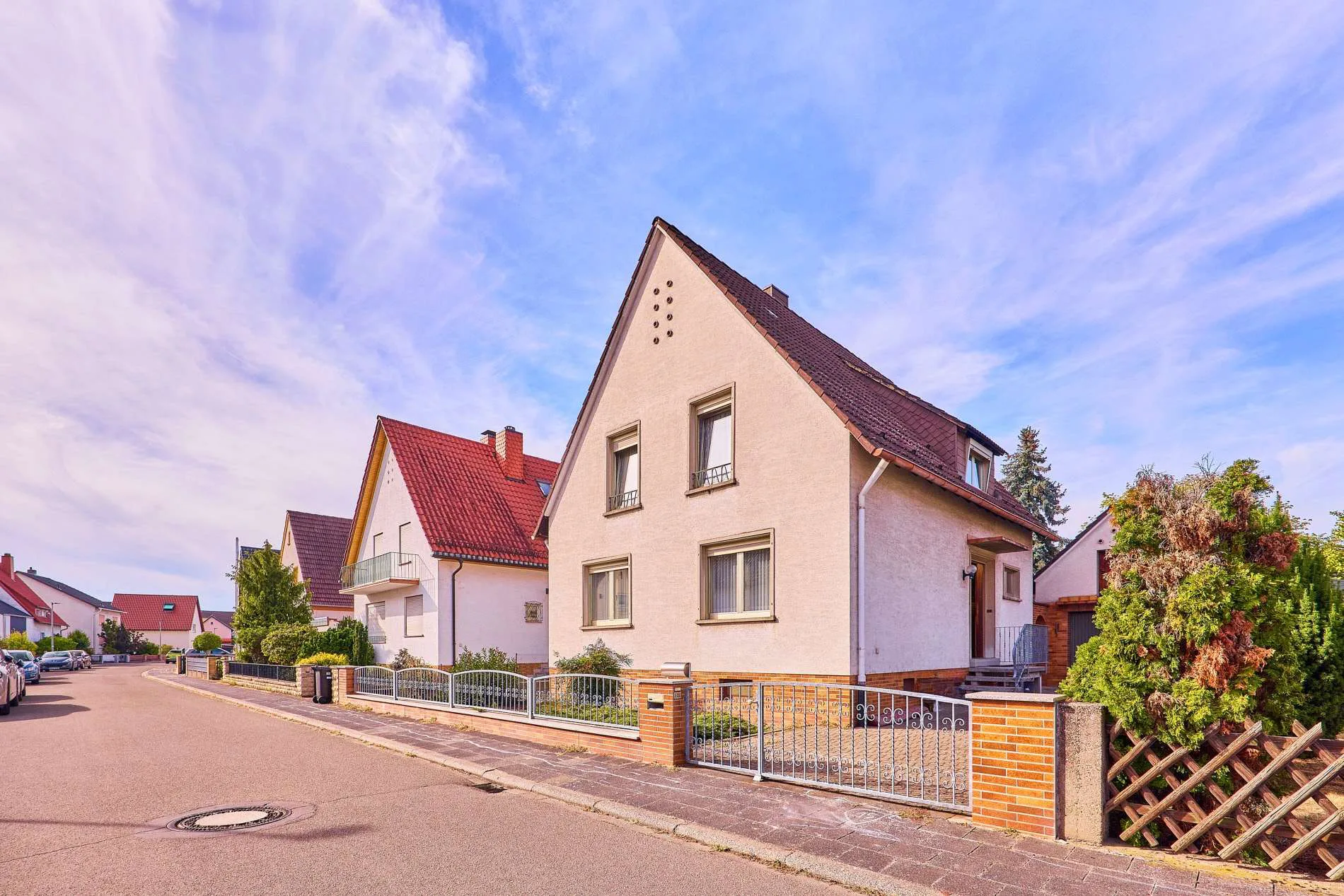 Gute Substanz, große Pläne: Einfamilienhaus mit Garten, Balkon und Garage, 67454 Haßloch, Einfamilienhaus