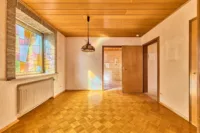 Gute Substanz, große Pläne: Einfamilienhaus mit Garten, Balkon und Garage - Esszimmer