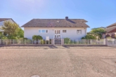 Stilvolles Einfamilienhaus mit Gartenidylle und Wohlfühlatmosphäre - Hausansicht