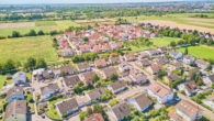 Stilvolles Einfamilienhaus mit Gartenidylle und Wohlfühlatmosphäre - Luftaufnahme