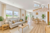 Raum zur Entfaltung auf 3 Etagen - Reihenmittelhaus mit eigenem Garten - Staging: Wohnzimmer EG