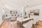Lichtdurchflutetes Einfamilienhaus mit schöner Dachterrasse und natürlichem Garten - Wohnzimmer