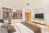 Lichtdurchflutetes Einfamilienhaus mit schöner Dachterrasse und natürlichem Garten - Schlafzimmer