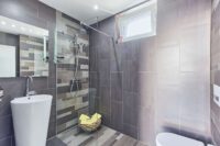Wohnen mit Charme & Komfort - Designhaus mit Garten und Outdoor-Oase - Duschbad