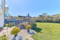 Raum für Ruhe und Stil - Moderne 3-Zimmer-Wohnung mit privatem Garten - Garten