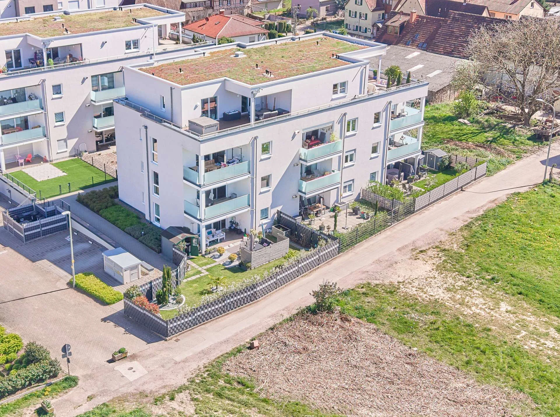 Raum für Ruhe und Stil – Moderne 3-Zimmer-Wohnung mit privatem Garten, 76889 Schweigen-Rechtenbach, Terrassenwohnung