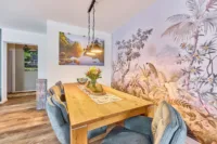 Raum für Ruhe und Stil - Moderne 3-Zimmer-Wohnung mit privatem Garten - Esszimmer