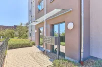Raum für Ruhe und Stil - Moderne 3-Zimmer-Wohnung mit privatem Garten - Eingangsbereich