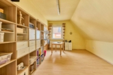 30er-Jahre-Einfamilienhaus mit traumhaftem Garten in toller Weinbergrandlage - Büro
