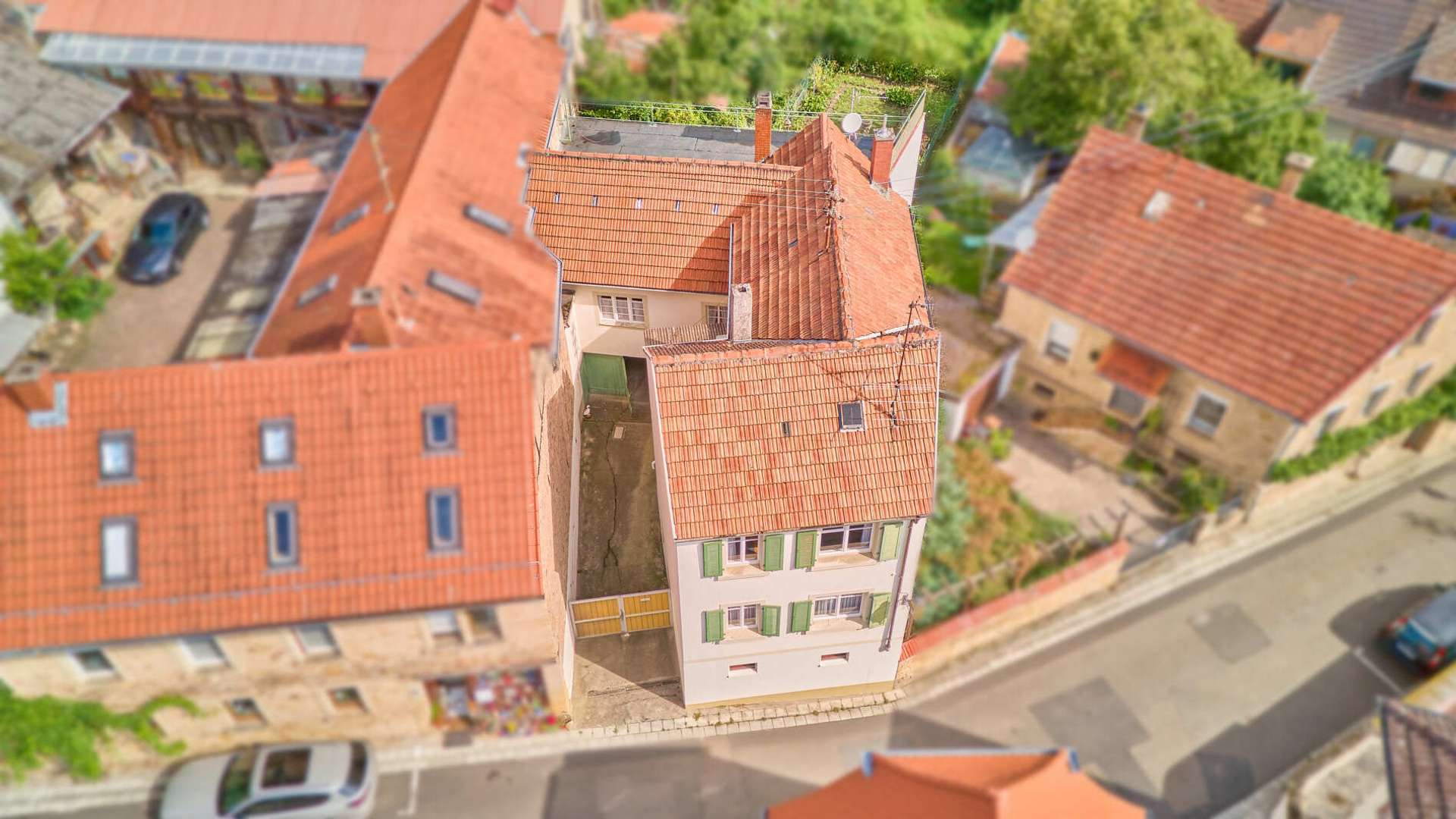Schönes Hofhaus mit viel Potenzial & besonderem Flair in beliebter Lage, 67435 Neustadt an der Weinstraße - Königsbach, Einfamilienhaus