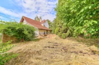 Freistehendes Landhaus mit separatem Gästezimmer in ruhiger Lage - Garten