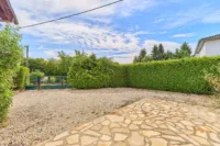 Freistehendes Landhaus mit separatem Gästezimmer in ruhiger Lage - Garten