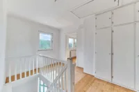 Freistehendes Landhaus mit separatem Gästezimmer in ruhiger Lage - Flur