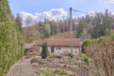 Ein Zuhause im Grünen – bezugsfertiges Anwesen im Pfälzerwald mit traumhaftem Garten - Frontansicht
