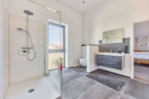 Elegant & hochwertig: modernes Einfamilienhaus mit lichtdurchflutetem Wohnkonzept - Badezimmer