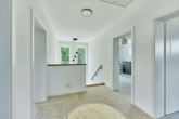 Ein Ort zum Ankommen – Exklusives Neubau-Domizil mit großem Garten - Flur OG