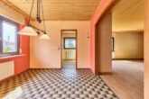 Freistehendes Wohnhaus in begehrter Feldrandlage mit familienfreundlichem Raumkonzept - Flur / Vorraum Wohnzimmer