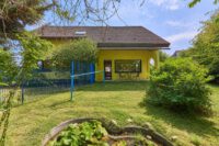 Freistehendes Wohnhaus in begehrter Feldrandlage mit familienfreundlichem Raumkonzept - Garten