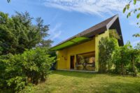Freistehendes Wohnhaus in begehrter Feldrandlage mit familienfreundlichem Raumkonzept - Garten