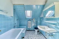 Freistehendes Einfamilienhaus mit vielseitigem Potenzial für persönliche Wohnideen - Badezimmer