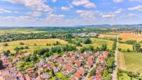 Ein Unikat in absoluter Bestlage, umgeben von unverbaubarer Natur - Drohnenaufnahme