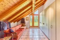 Ein Unikat in absoluter Bestlage, umgeben von unverbaubarer Natur - Ankleidezimmer