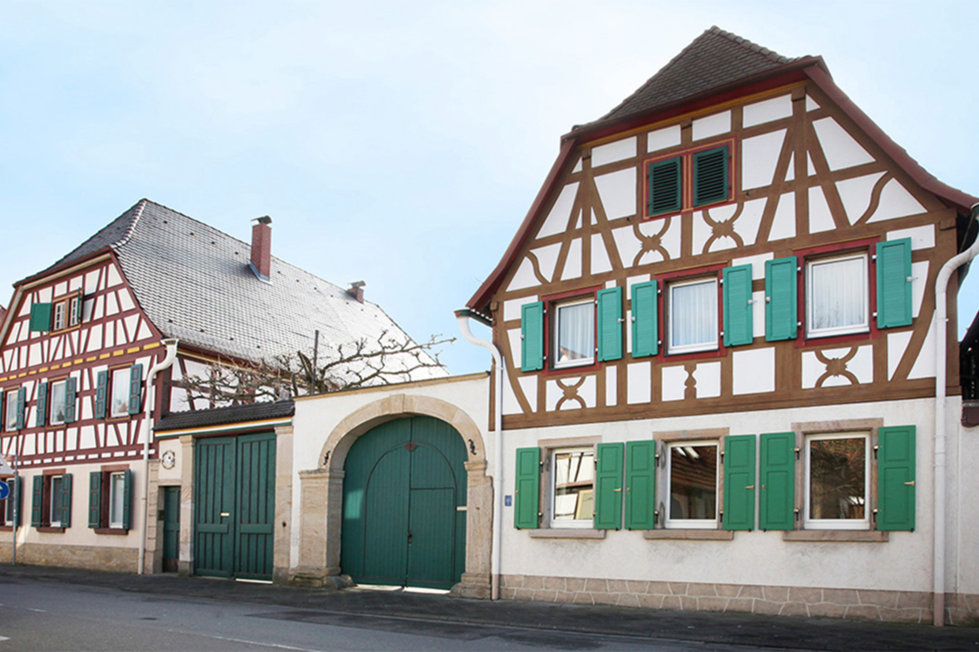 Stattlicher, großbürgerlicher Dreiseit-Fachwerkhof mit parkähnlichem Grundstück, 67454 Haßloch, Einfamilienhaus